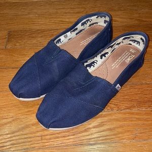 Blue Toms